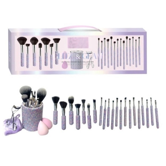 Glitz and Glam 26 Piece Essentials Collection Makeup Set - Picture 2 of 7